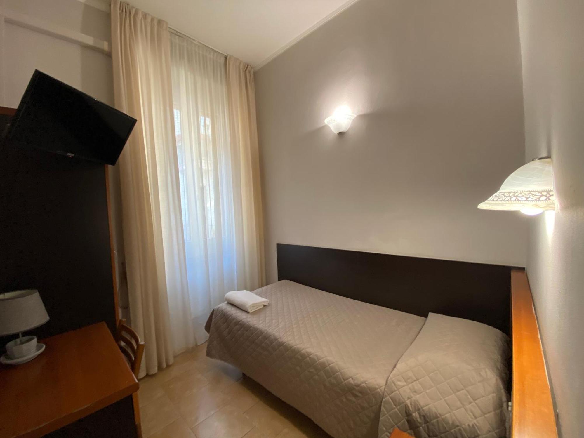 Hotel Atena Milaan Buitenkant foto